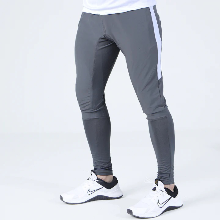 03 Trousers - Image 1